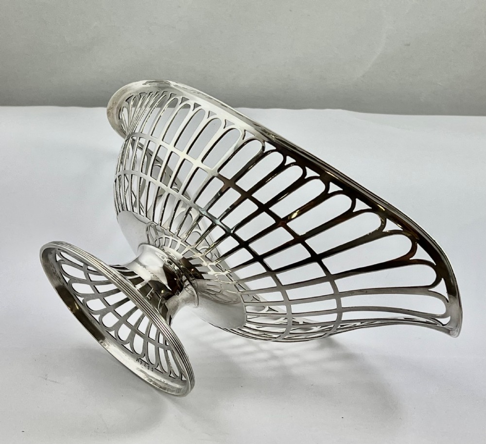 George V antique three silver fruit bowl set, Mathew Hall 1913 View VII