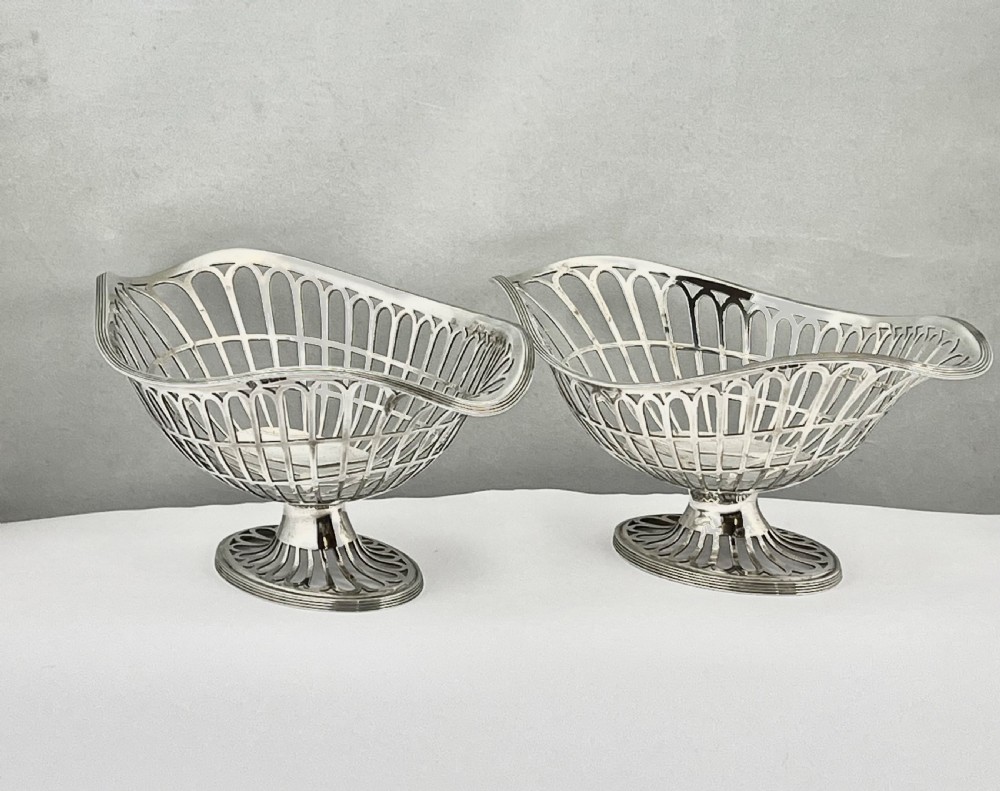 George V antique three silver fruit bowl set, Mathew Hall 1913 View VIII