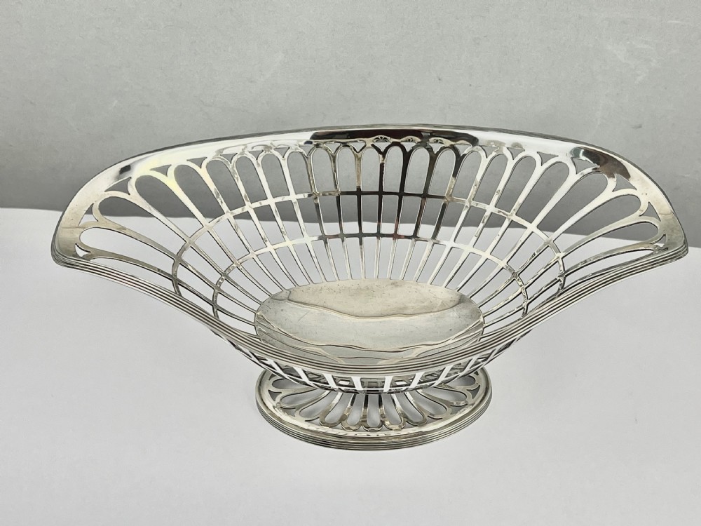 George V antique three silver fruit bowl set, Mathew Hall 1913 View IX