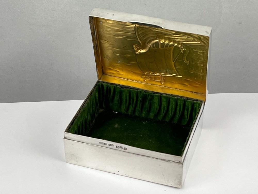 









Iona Alexander Ritchie silver jewellery box, Chester 1912 View III