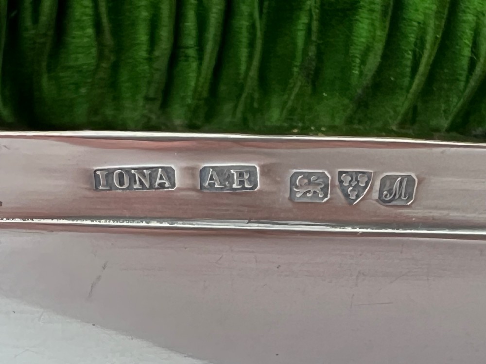 









Iona Alexander Ritchie silver jewellery box, Chester 1912 View VIII