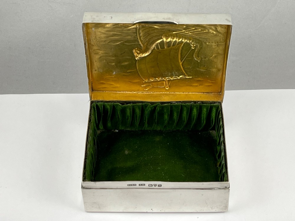 









Iona Alexander Ritchie silver jewellery box, Chester 1912 View IX