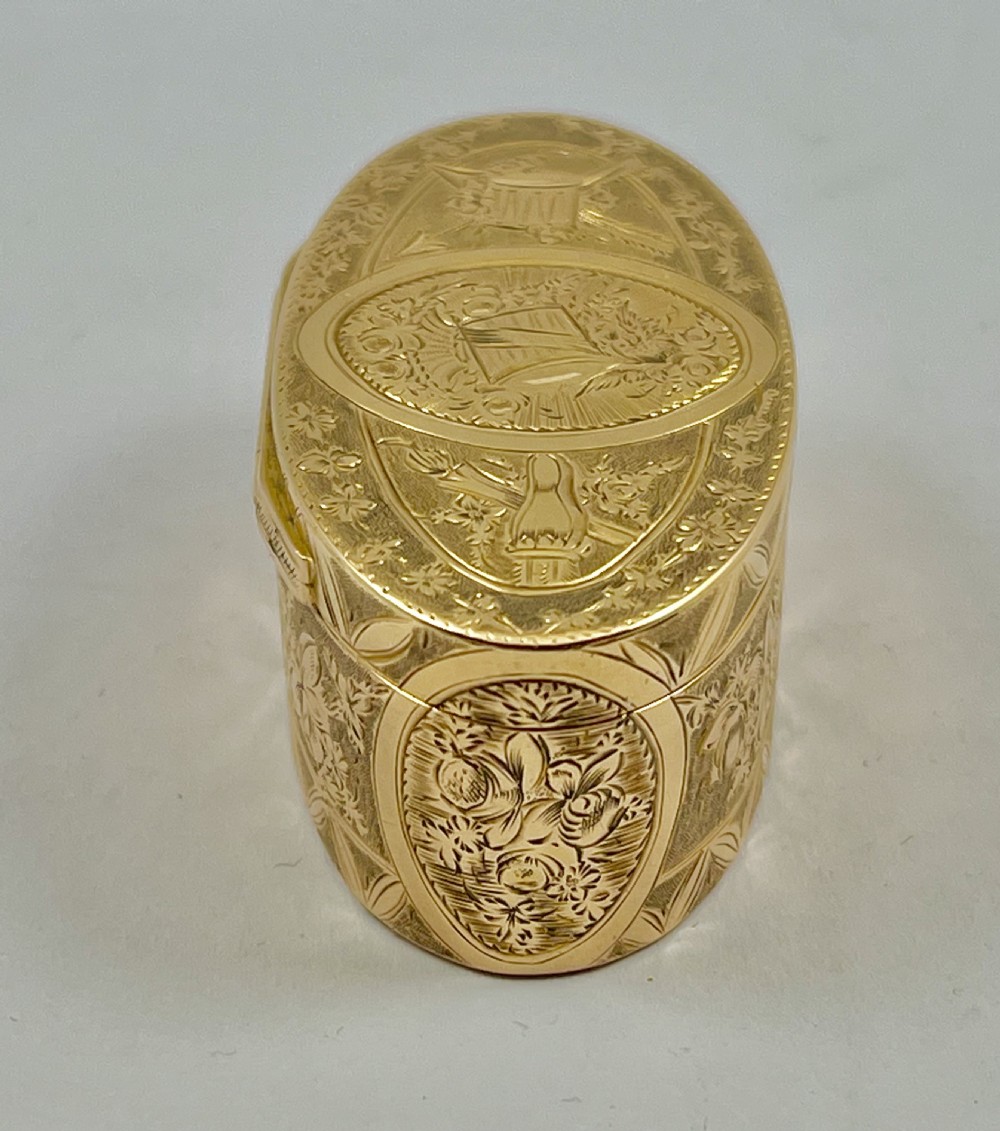 French antique 18ct gold snuff box, Jean Fremin Paris c1770 View III