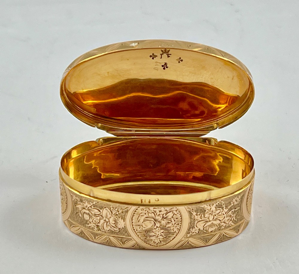 French antique 18ct gold snuff box, Jean Fremin Paris c1770 View V