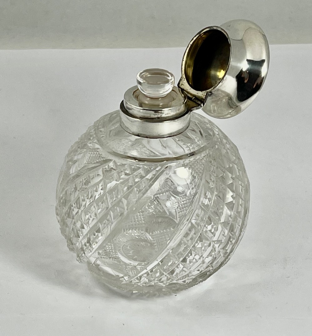 Edwardian antique silver glass perfume bottle, J. Gloster 1909 View II