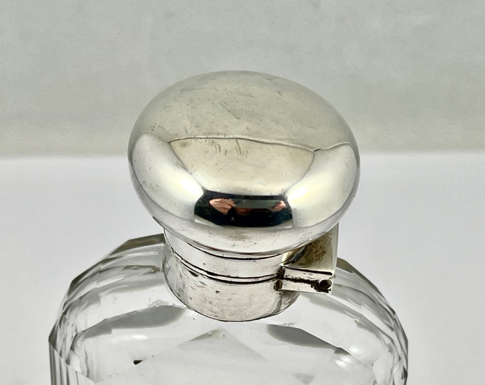 Edwardian antique glass and silver hip flask, London 1909 View VI