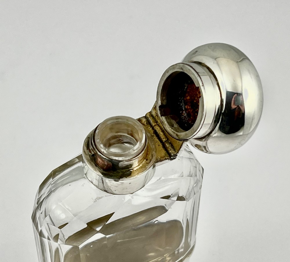 Edwardian antique glass and silver hip flask, London 1909 View VII