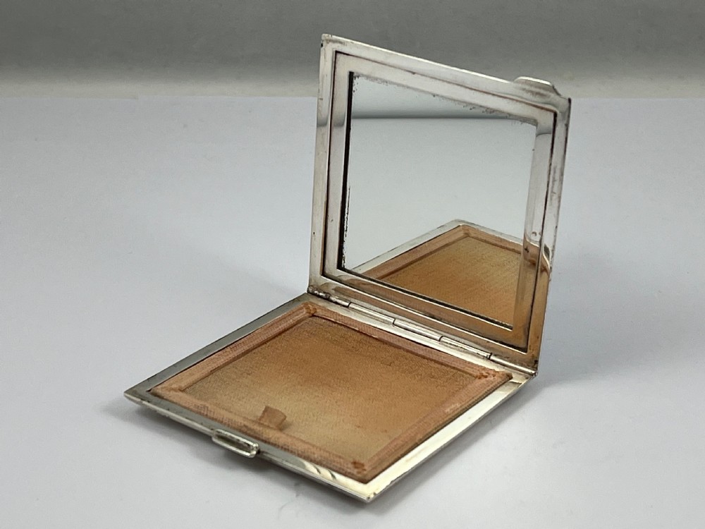 Elizabeth II Art Deco silver and blue enamel compact, 1952 View IV