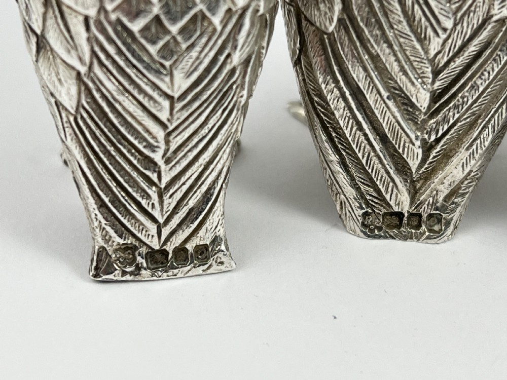 Elizabeth II set of silver Owl condiments, Richard Comyns 1969 View IV