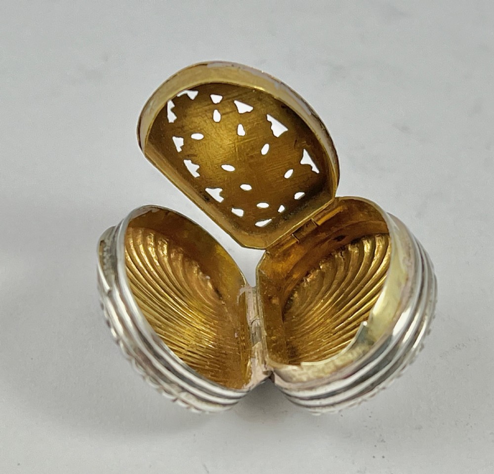 George III silver shell style vinaigrette, Mathew Linwood 1809 View IV
