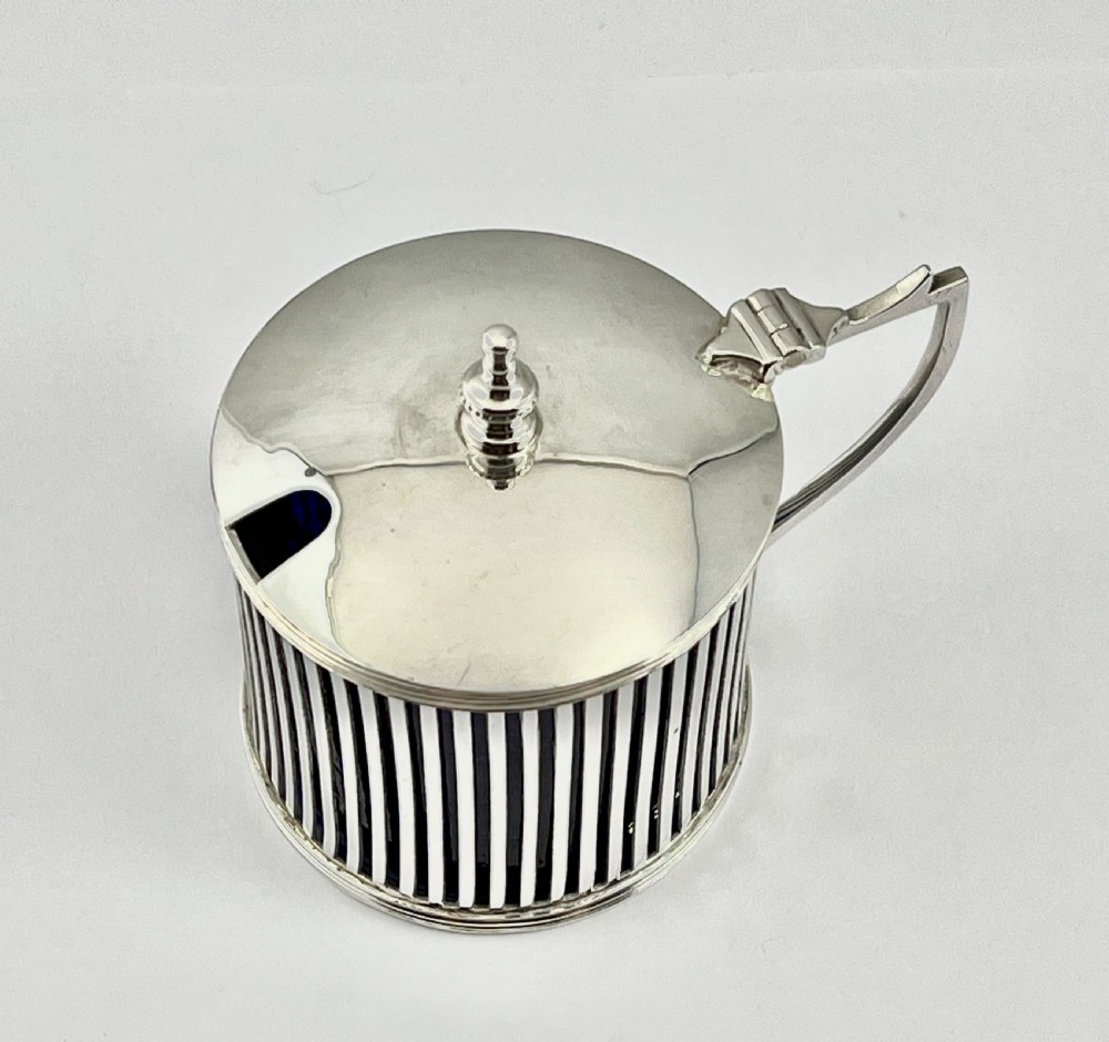 George V, silver mustard pot, Harold Bushall, Birmingham 1912 View II