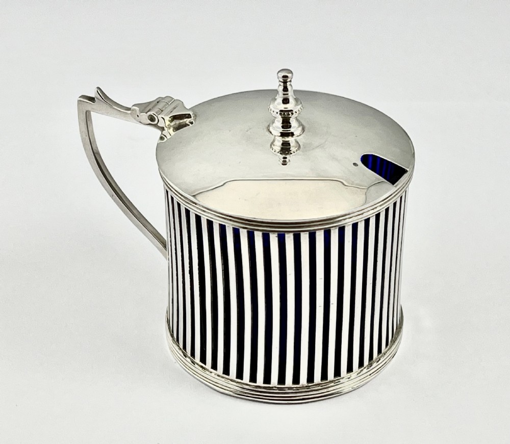 George V, silver mustard pot, Harold Bushall, Birmingham 1912 View III