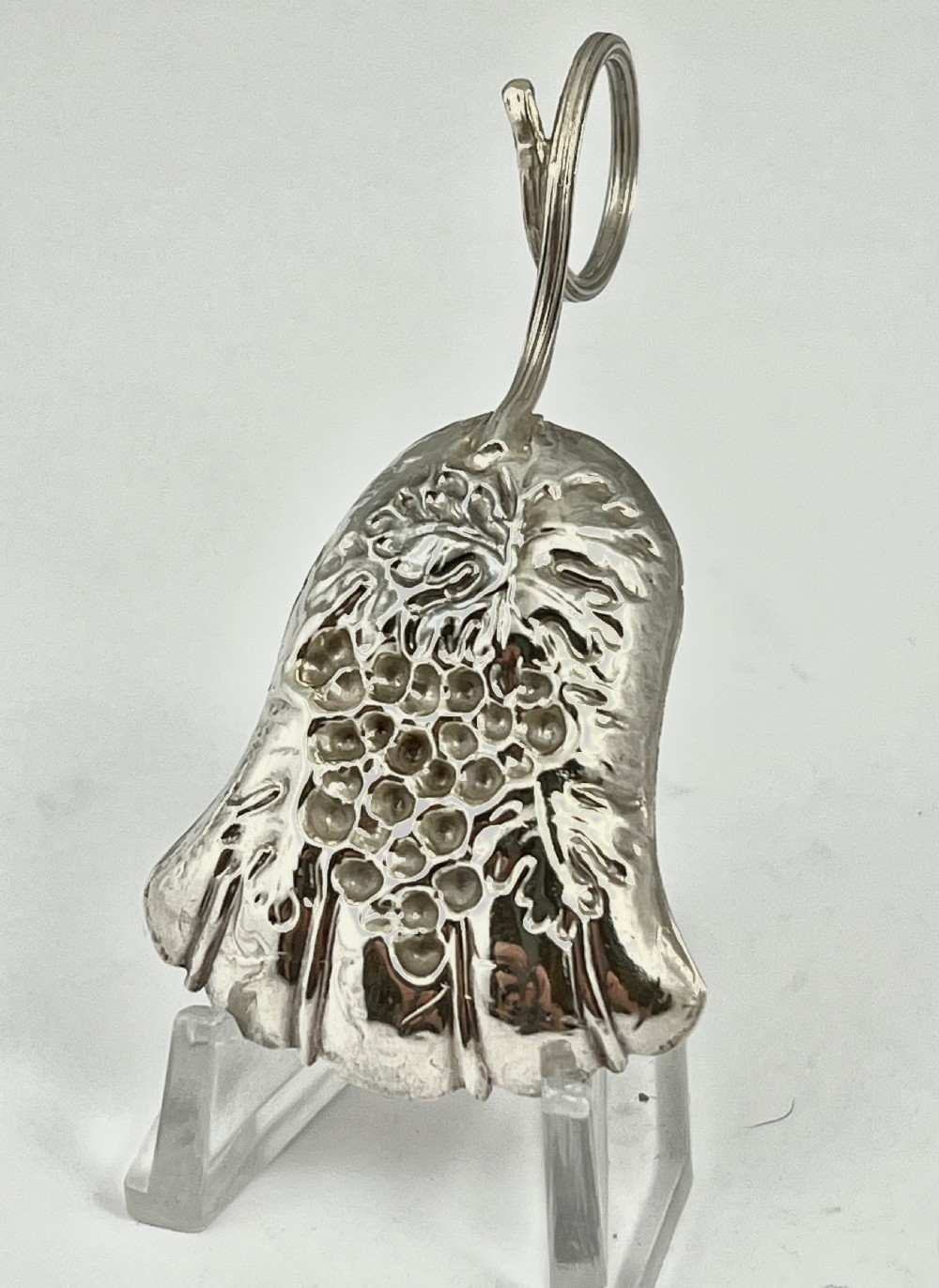 William IV antique silver, grape and vine caddy spoon, 1835 View II