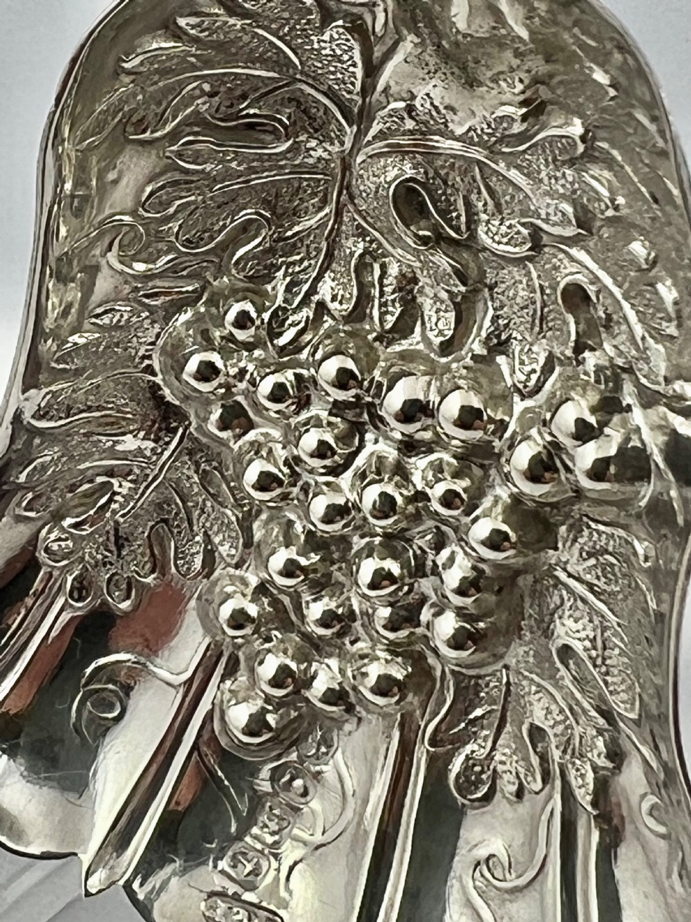 William IV antique silver, grape and vine caddy spoon, 1835 View IV