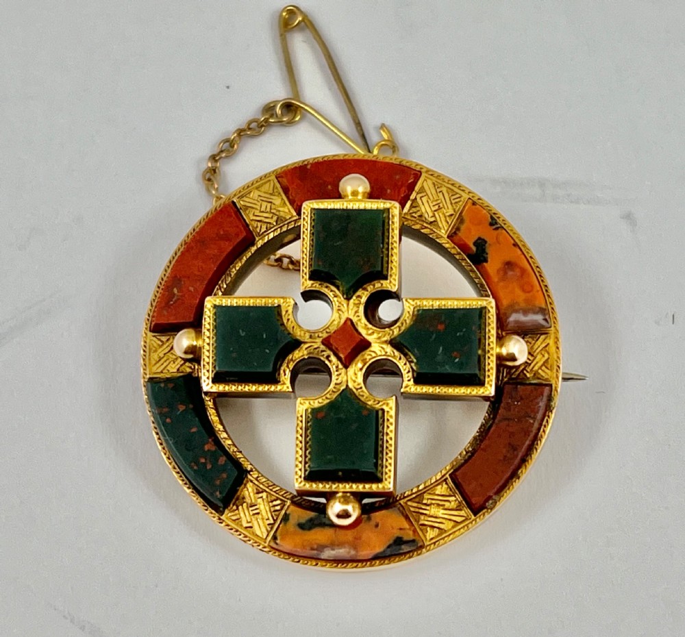 Scottish antique gold and agate brooch, Victorian c.1880 View VII
