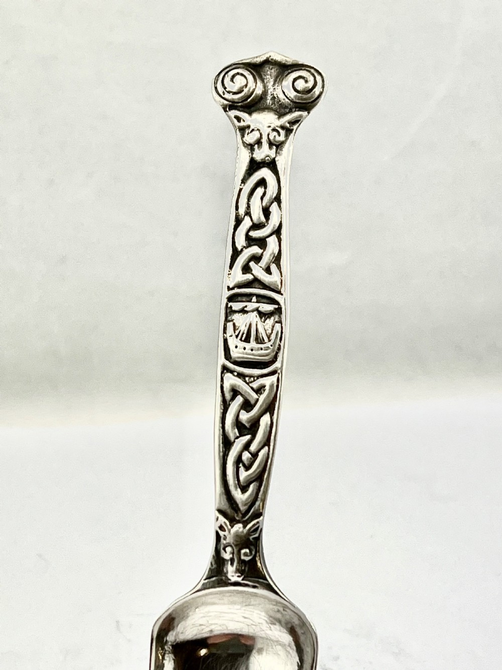 Iona silver caddy spoon, Alexander Ritchie, 1933 View II