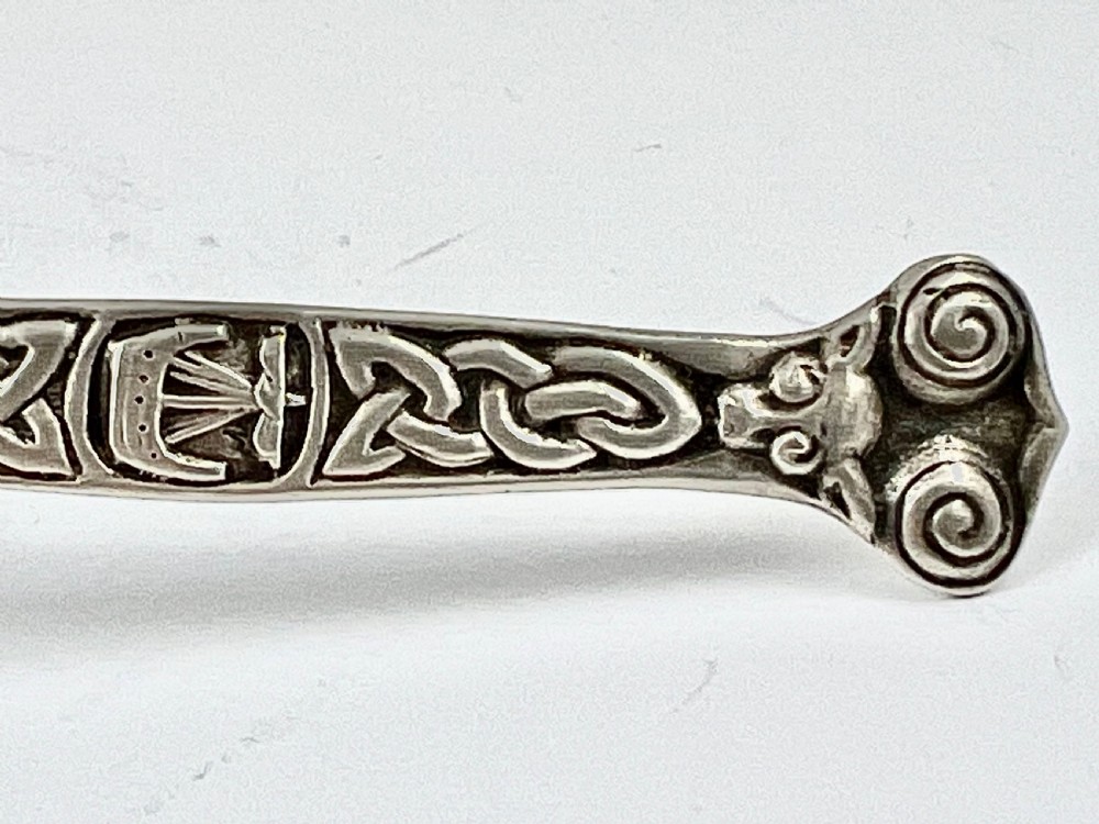 Iona silver caddy spoon, Alexander Ritchie, 1933 View VI