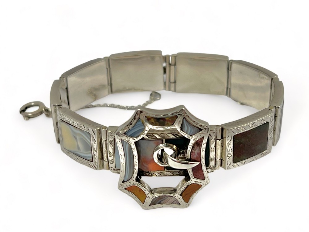 A Victorian antique Scottish pebble agate bracelet, c.1880
