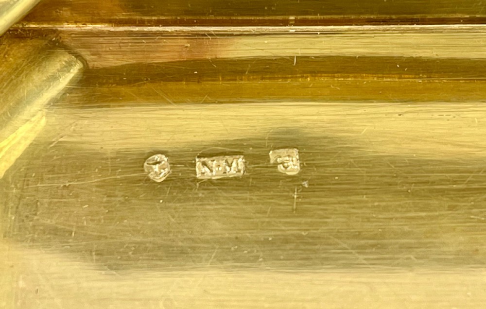 










William IV antique silver castle top snuff box, Nathaniel Mills, 1835 View X