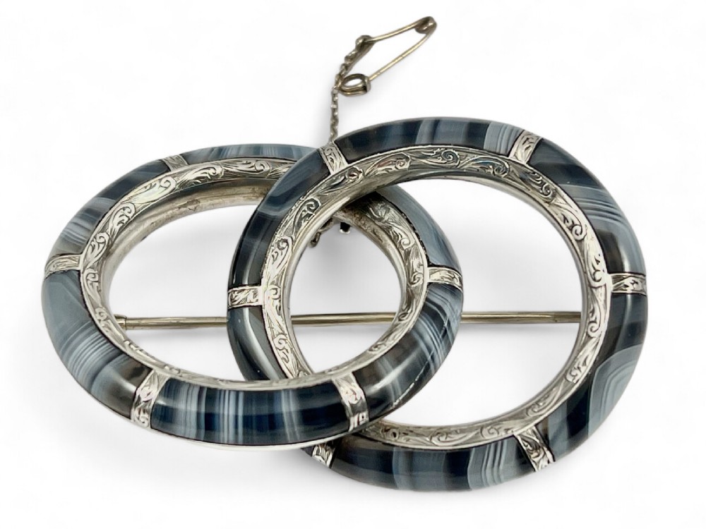 Victorian Scottish silver and agate brooch, c1880