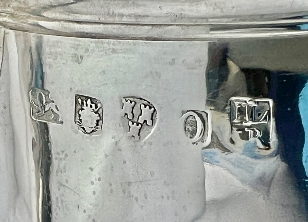 George III, large antique provincial silver lidded “peg” tankard, Newcastle c.1785 View X