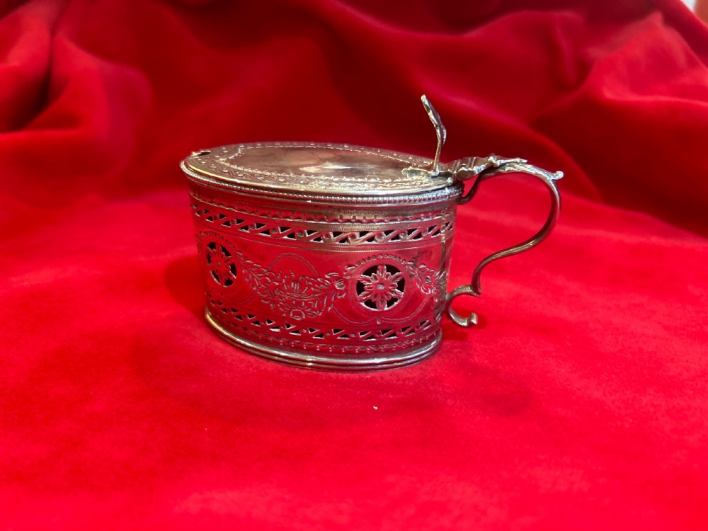 Georgian Silver mustard pot  with lining and lid View VII