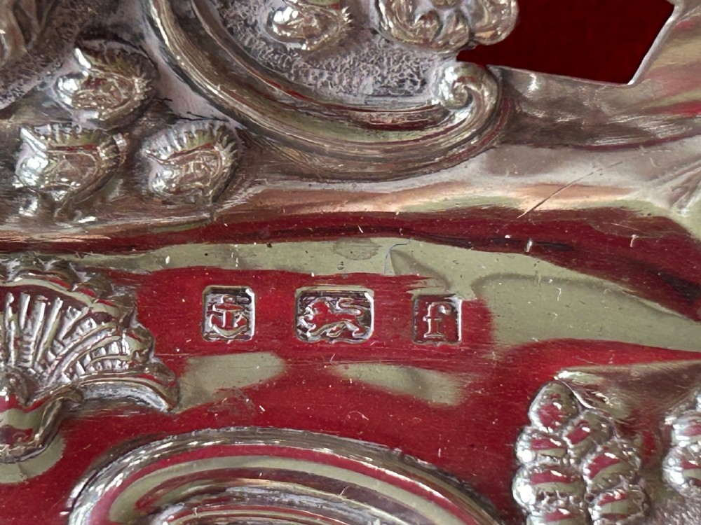 Silver oval fruit bowl with swing handle View V