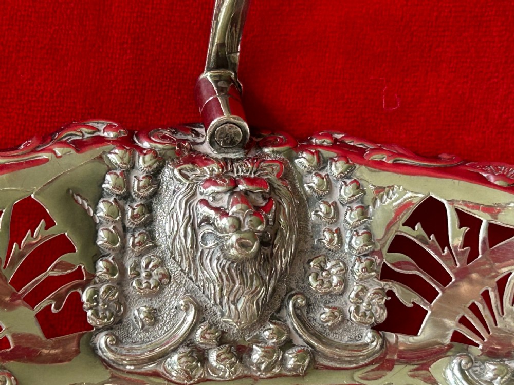 Silver oval fruit bowl with swing handle View VI