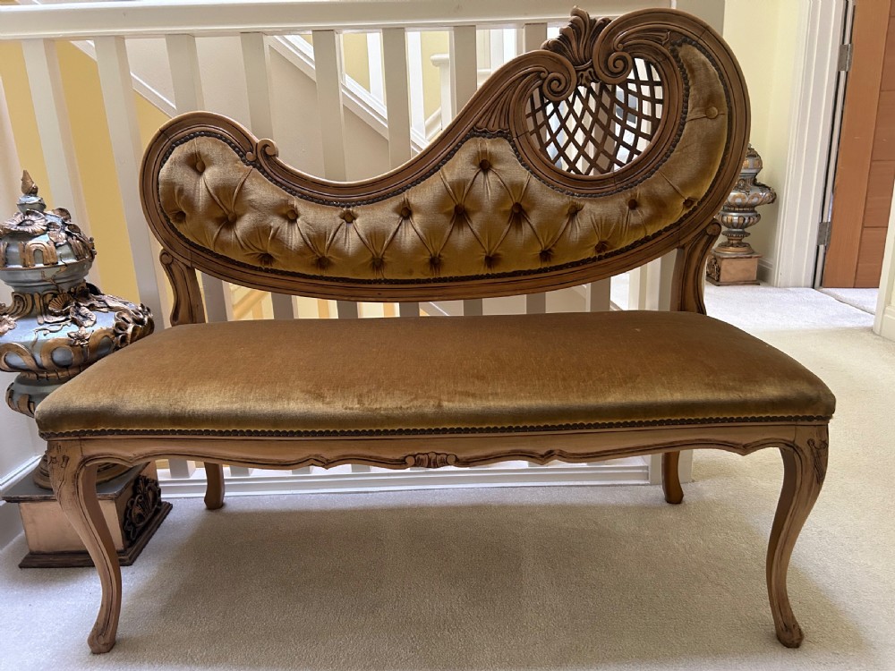 Scroll back settee 