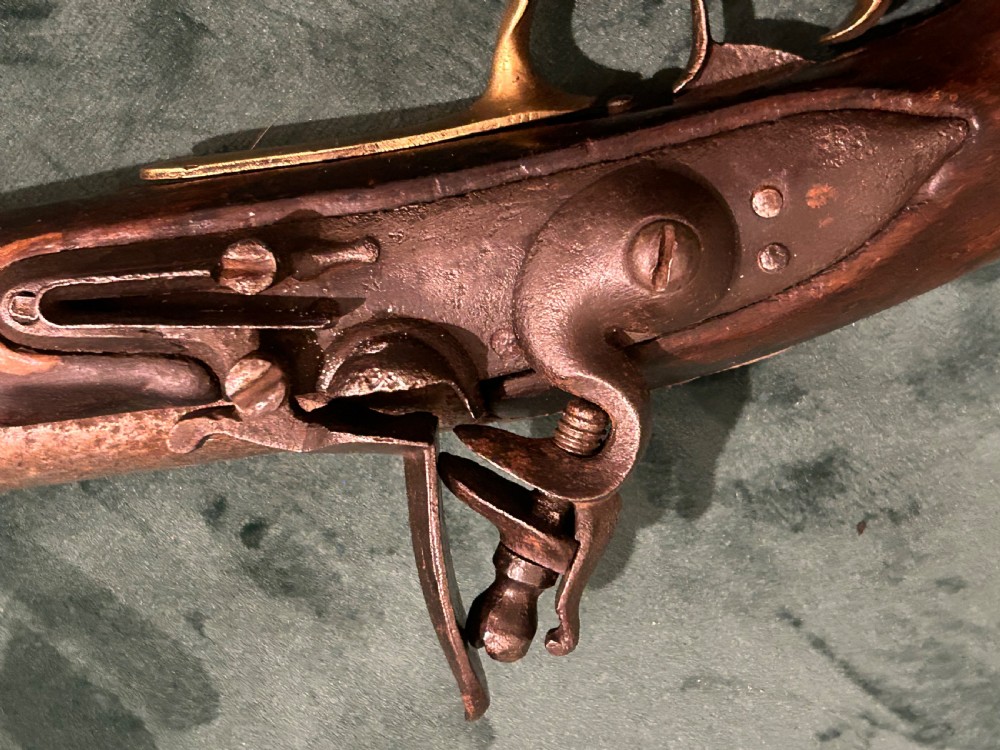 Flint lock pistol View V