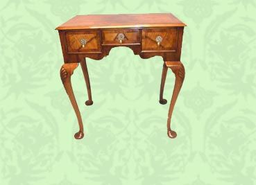 Walnut Queen Anne Style Lowboy 1930'S