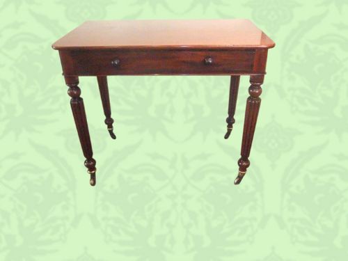 Victorian Mahogany Side-table in the Manner of Gillow