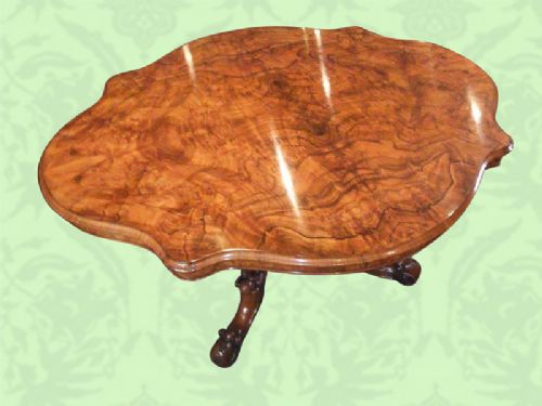 Victorian Walnut Shaped Oval Loo Table
