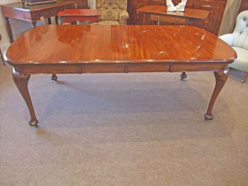 Edwardian Queen Anne Style Mahogany Extending Dining Table
