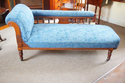 Edwardian Walnut Chaise Lounge