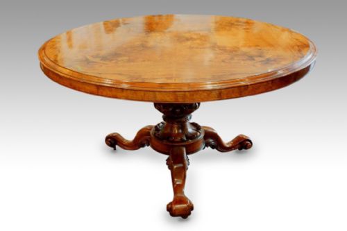 Superb Victorian Circular Walnut Dining Table