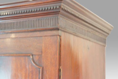 fig 1. George III mahogany linen press