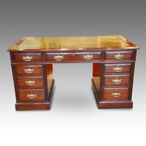 Edwardian Mahogany Pedestal Desk