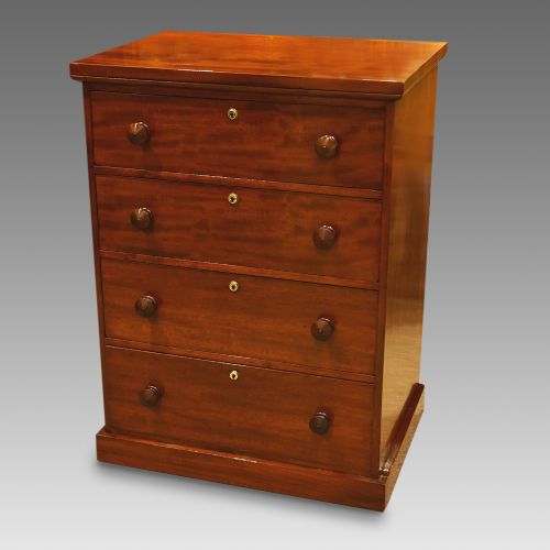 19thc. Mahogany Small Chest of Drawers