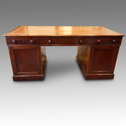 fig 4. Georgian mahogany partners desk