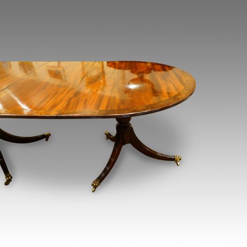 fig 5. Edwardian 12 seat triple pillar dining table
