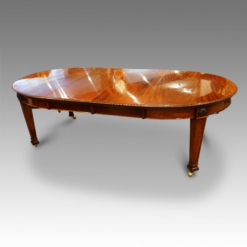 fig 2. 10 seat Edwardian mahogany extending dining table