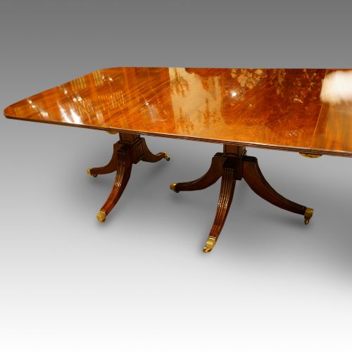 fig 1. Mahogany Georgian style 3 pillar dining table