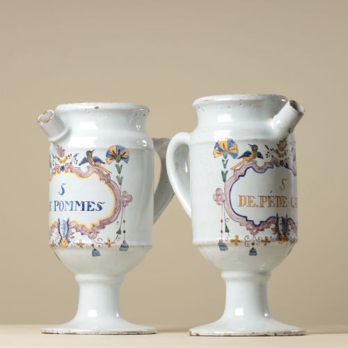 A PAIR OF 18TH CENTURY BRUSSELS DELFWARE JARS - ADDITIONAL PHOTO 1