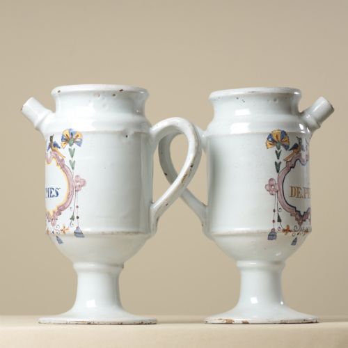 A PAIR OF 18TH CENTURY BRUSSELS DELFWARE JARS - ADDITIONAL PHOTO 2
