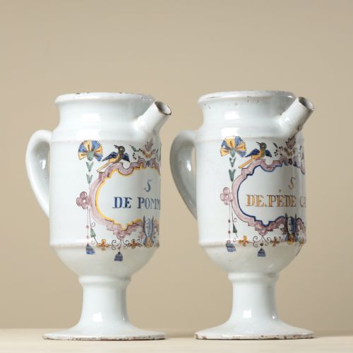 A PAIR OF 18TH CENTURY BRUSSELS DELFWARE JARS - ADDITIONAL PHOTO 3