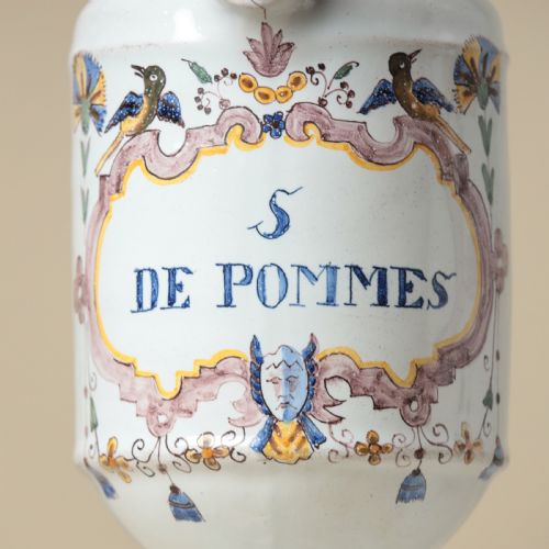 A PAIR OF 18TH CENTURY BRUSSELS DELFWARE JARS - ADDITIONAL PHOTO 4