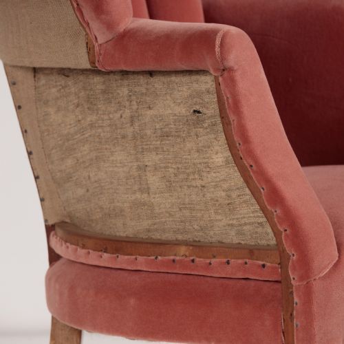 AN 18TH CENTURY BARREL BACK ARMCHAIR - ADDITIONAL PHOTO 8