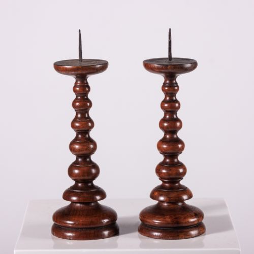 A PAIR OF 18TH CENTURY ITALIAN CANDLESTICKS - ADDITIONAL PHOTO 2