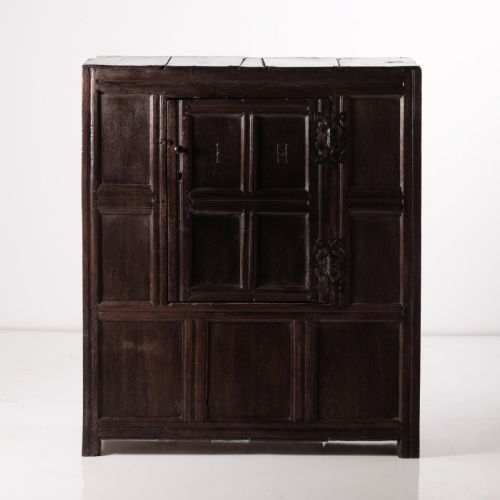 A 17TH CENTURY OAK CUPBOARD - ADDITIONAL PHOTO 2